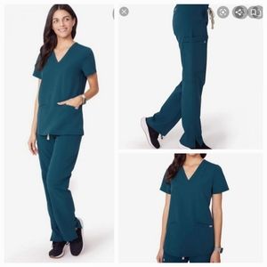 EUC Original Caribbean Blue Figs Scrubs Set (M)